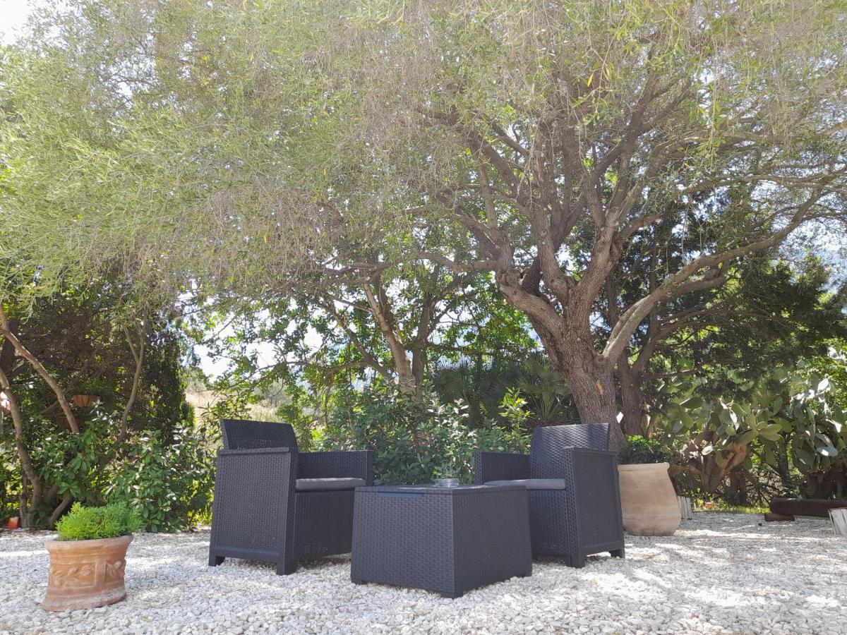 Agriturismo Palas De Serra Country Resort Onifai エクステリア 写真