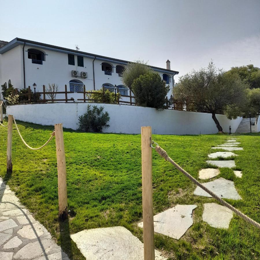 Agriturismo Palas De Serra Country Resort Onifai エクステリア 写真