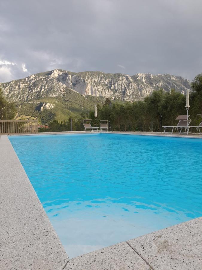 Agriturismo Palas De Serra Country Resort Onifai エクステリア 写真