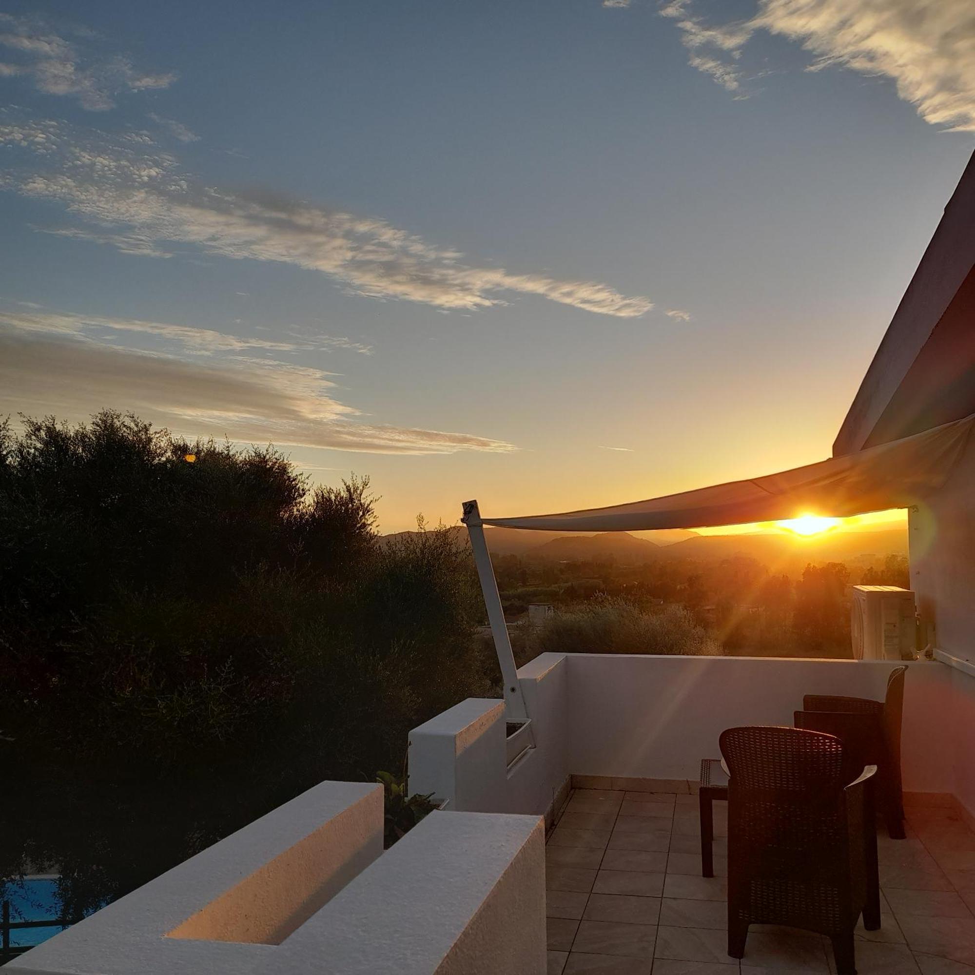 Agriturismo Palas De Serra Country Resort Onifai エクステリア 写真