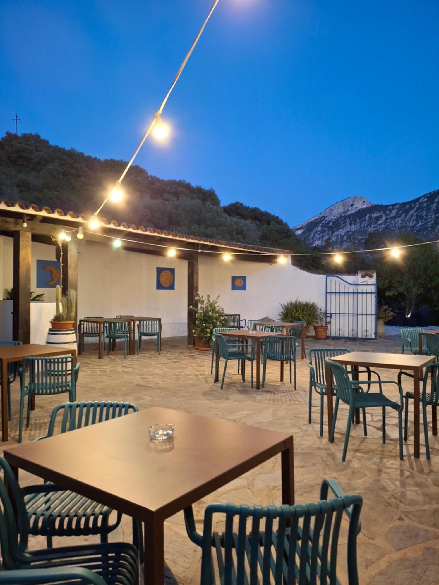 Agriturismo Palas De Serra Country Resort Onifai エクステリア 写真